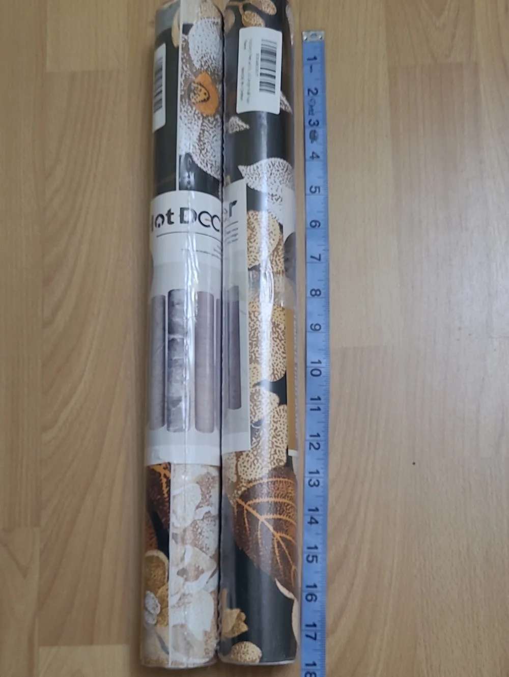 Leaf Print Wallpaper Roll Set in Brown and Tan